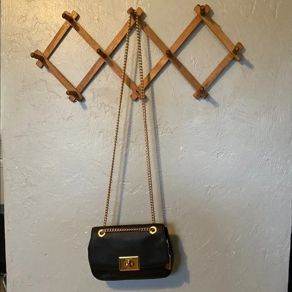 Elegant Black Chain Shoulder Bag - Picture 3 of 9